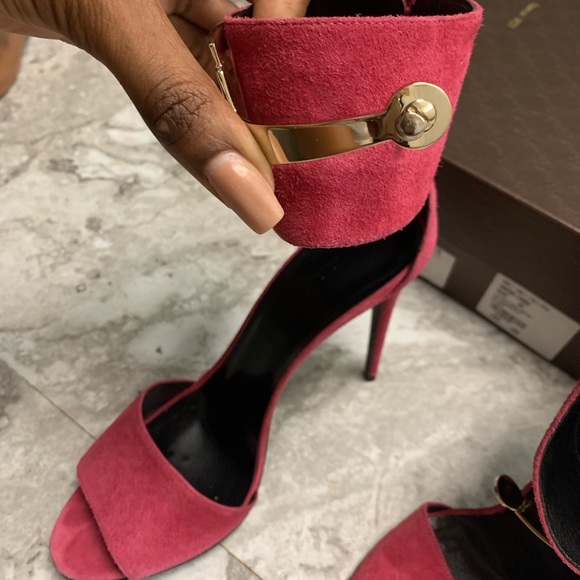 Pink Gucci Heels - Picture 4 of 8